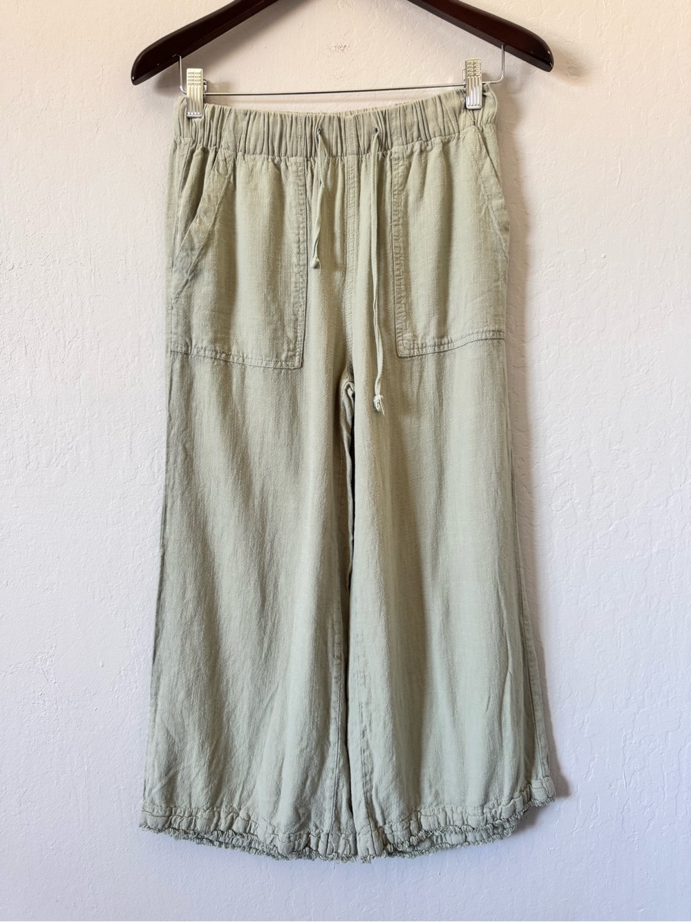 Thread & Supply Sage Green Elastic Waist Linen Blend Cropped Pants